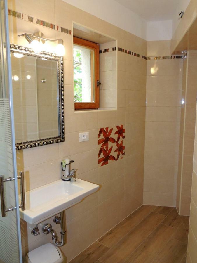 Car Free Island Unije Gasparini Apartments Екстериор снимка